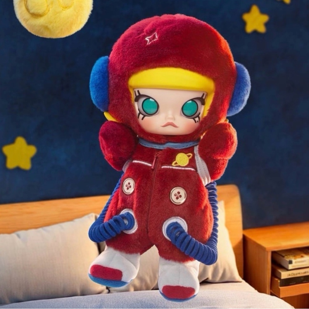 Molly hello moon 1/8 action figure